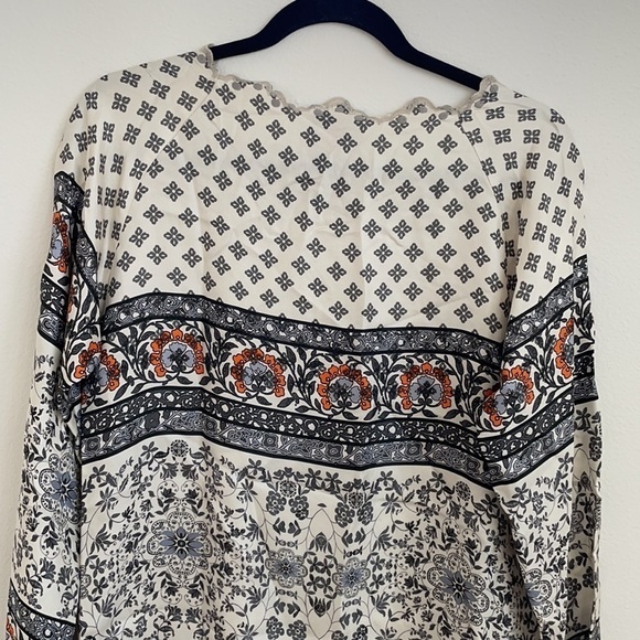 Johnny Was Ivory Grey orange floral motif silk blouse XS - Picture 7 of 8